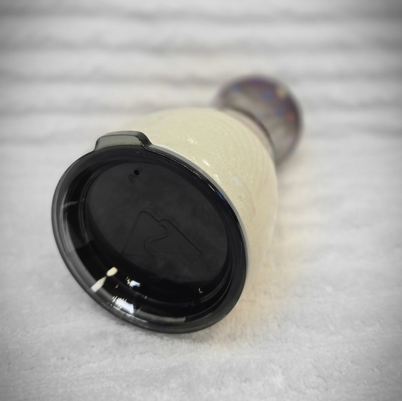 22 oz baby yoda tumbler, glow in the dark - Picture 7 of 9